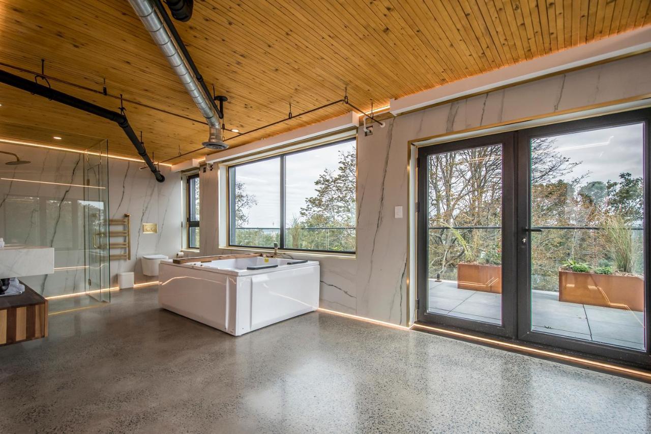 The Halifax Rooftop - Cozy Spa B&B ภายนอก รูปภาพ