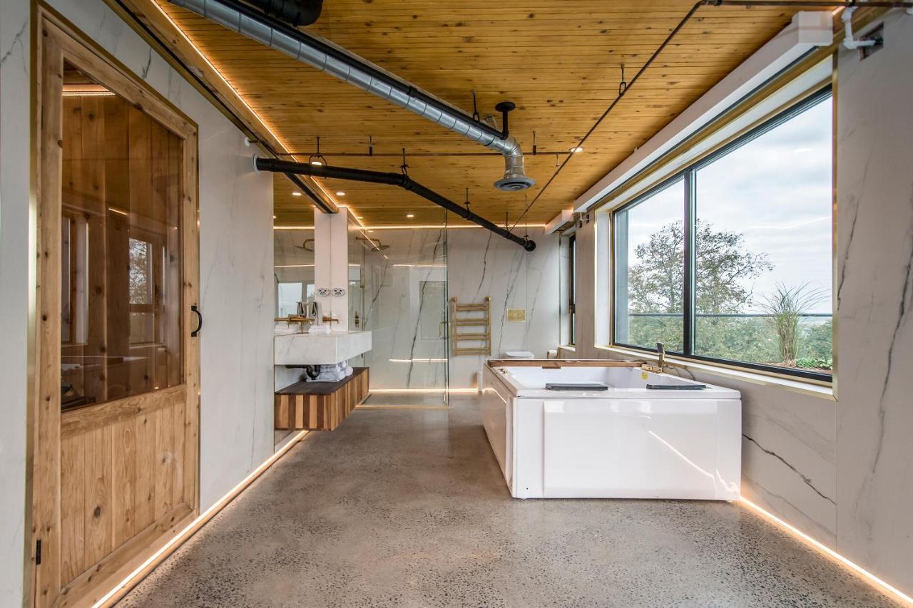 The Halifax Rooftop - Cozy Spa B&B ภายนอก รูปภาพ